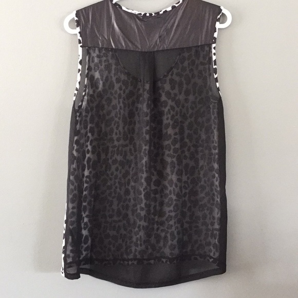 Long sheer back printed tank - Picture 2 of 6